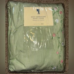 Pottery Barn Kids NEW Daisy Seersucker Duvet Cover Twin Size